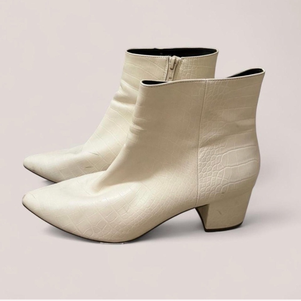 Express Women's White Croc-Embossed Heeled Ankle Boots